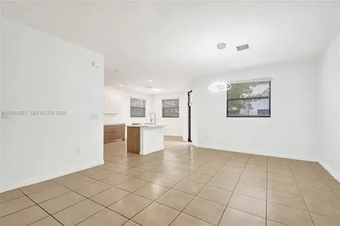 3504 W 94th Street Hialeah FL 33018