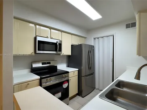 2341 NW 33rd Street Oakland Park FL 33309