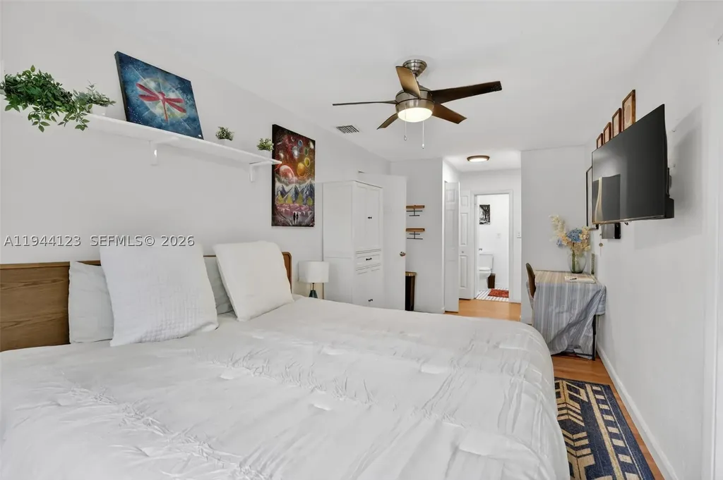 6238 Hayes Street Hollywood FL 33024