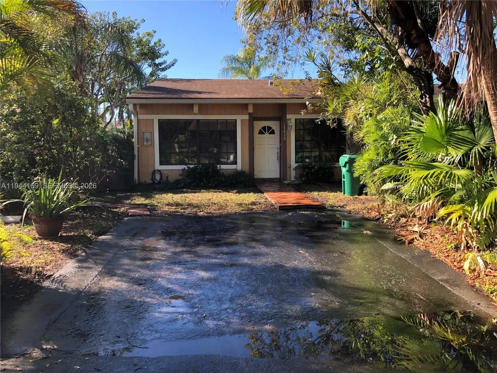 13636 SW 102nd Lane Miami FL 33186