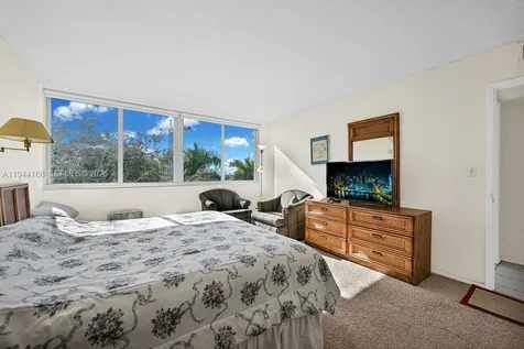 7135 Collins Avenue Miami Beach FL 33141