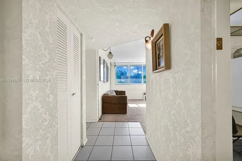 7135 Collins Avenue Miami Beach FL 33141