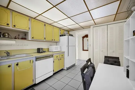 7135 Collins Avenue Miami Beach FL 33141