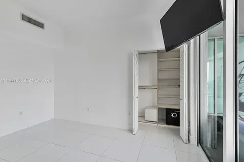 253 NE 2nd Street Miami FL 33132