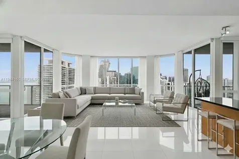 253 NE 2nd Street Miami FL 33132