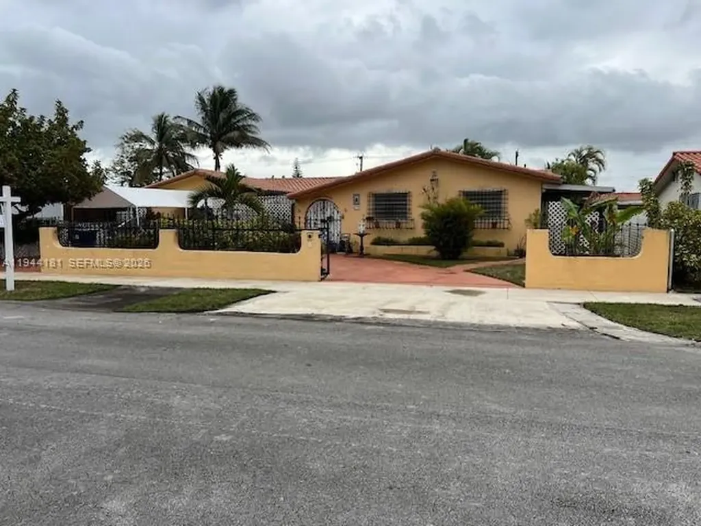 9832 SW 27th Terrace Miami FL 33165