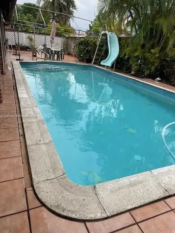 9832 SW 27th Terrace Miami FL 33165
