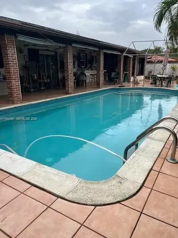 9832 SW 27th Terrace Miami FL 33165