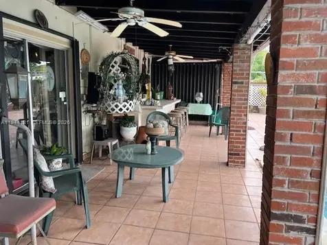 9832 SW 27th Terrace Miami FL 33165