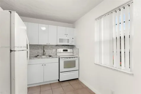4120 SW 19th Street West Park FL 33023