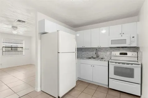 4120 SW 19th Street West Park FL 33023