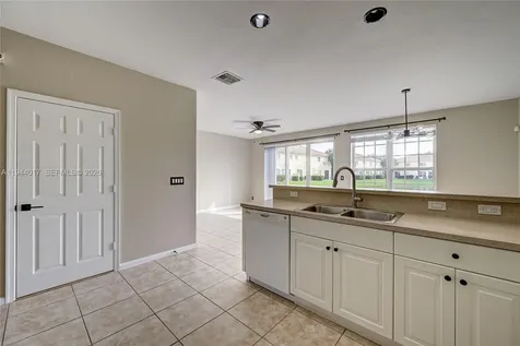 3258 NW 32nd Terrace Oakland Park FL 33309