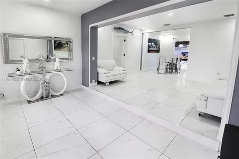 591 SE 5th Street Hialeah FL 33010
