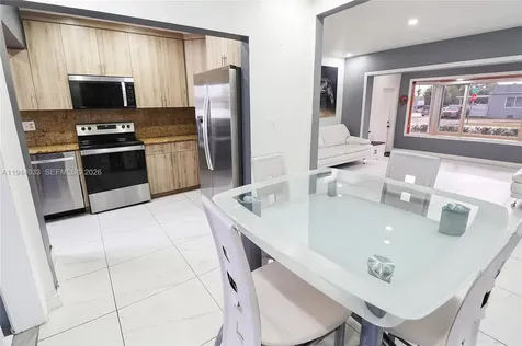 591 SE 5th Street Hialeah FL 33010