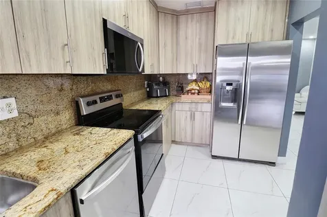 591 SE 5th Street Hialeah FL 33010
