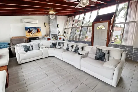 591 SE 5th Street Hialeah FL 33010