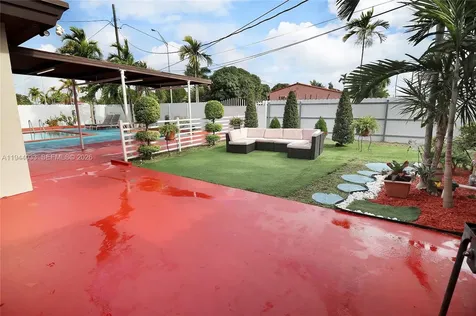 591 SE 5th Street Hialeah FL 33010