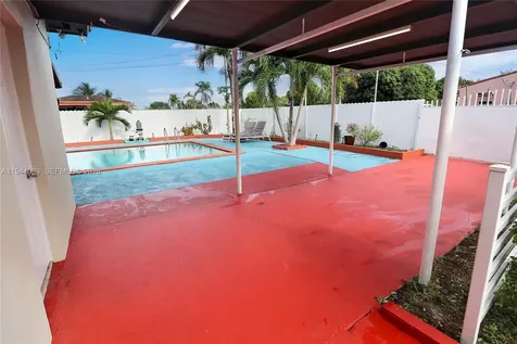 591 SE 5th Street Hialeah FL 33010