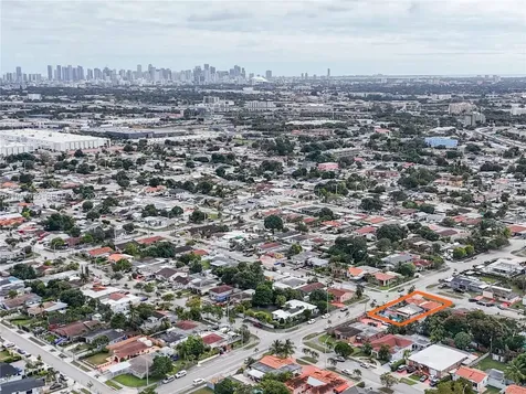 591 SE 5th Street Hialeah FL 33010