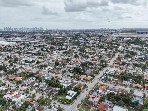 591 SE 5th Street Hialeah FL 33010