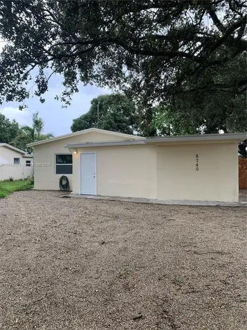 6740 Park Street Hollywood FL 33024