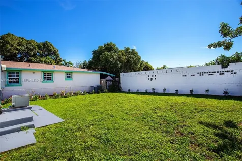 2620 SW 9th Street Miami FL 33135