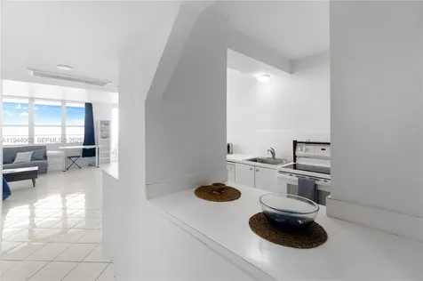 100 Lincoln Road Miami Beach FL 33139