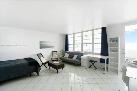 100 Lincoln Road Miami Beach FL 33139