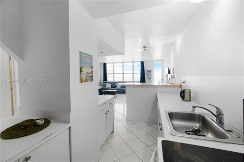 100 Lincoln Road Miami Beach FL 33139
