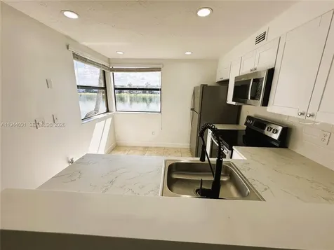 1044 S Independence Drive Homestead FL 33034