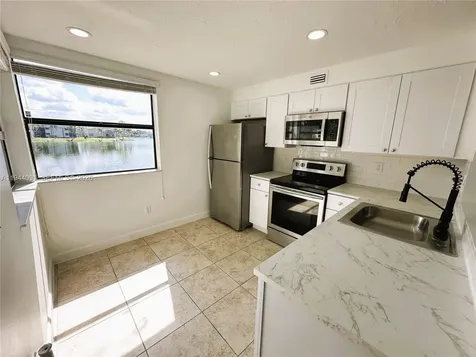1044 S Independence Drive Homestead FL 33034