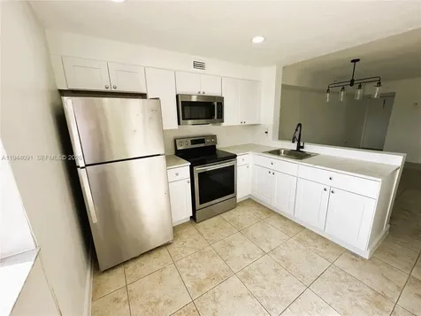 1044 S Independence Drive Homestead FL 33034