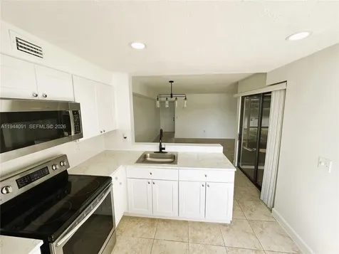 1044 S Independence Drive Homestead FL 33034