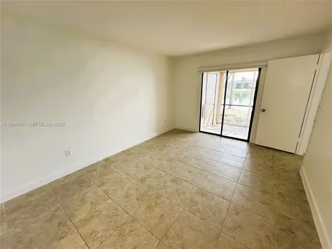 1044 S Independence Drive Homestead FL 33034