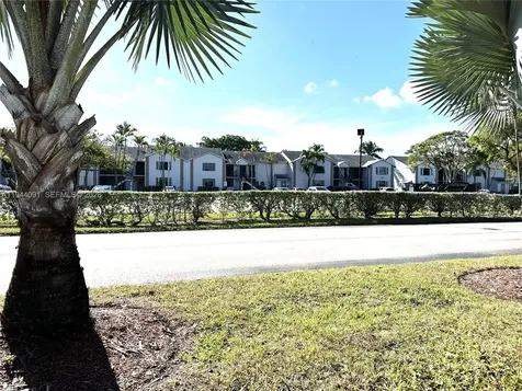 1044 S Independence Drive Homestead FL 33034