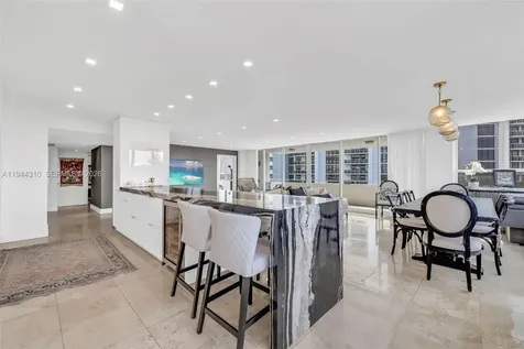 11 Island Avenue Miami Beach FL 33139