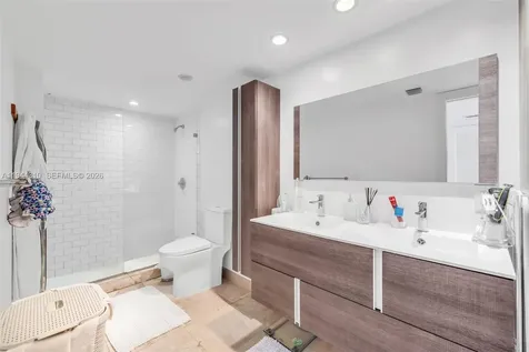 11 Island Avenue Miami Beach FL 33139