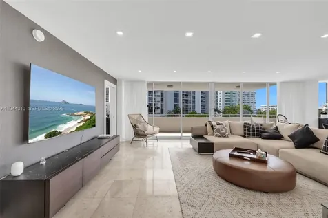 11 Island Avenue Miami Beach FL 33139