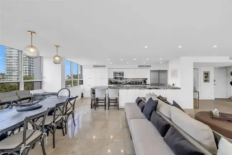 11 Island Avenue Miami Beach FL 33139