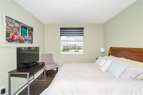 17150 N Bay Road Sunny Isles Beach FL 33160