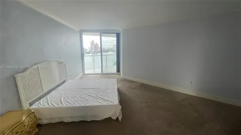 4000 Island Boulevard Aventura FL 33160