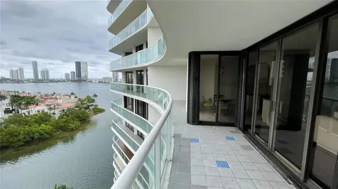 4000 Island Boulevard Aventura FL 33160