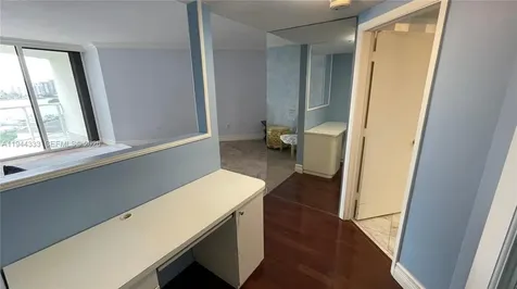 4000 Island Boulevard Aventura FL 33160