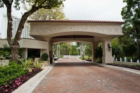 4000 Island Boulevard Aventura FL 33160