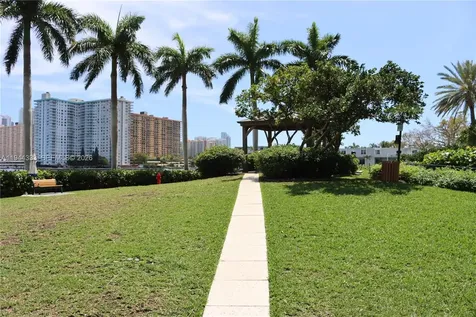 4000 Island Boulevard Aventura FL 33160