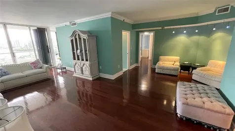 4000 Island Boulevard Aventura FL 33160