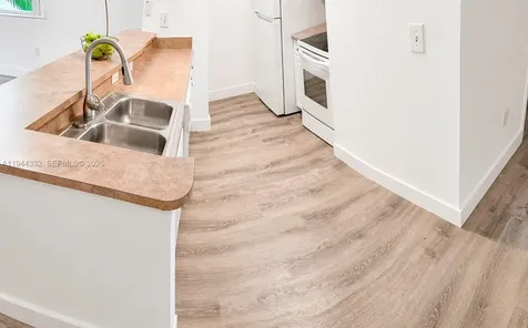 17145 N Bay Road Sunny Isles Beach FL 33160