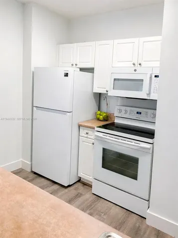 17145 N Bay Road Sunny Isles Beach FL 33160