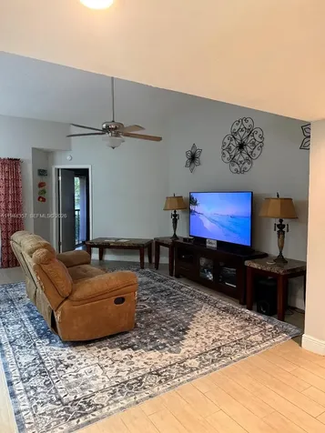 8019 NW 15th Manor Plantation FL 33322