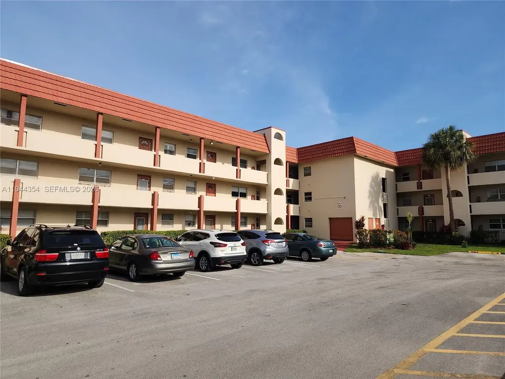 2931 E Sunrise Lakes Drive Sunrise FL 33322